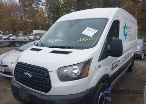 2019 Ford Transit-250 z USA, uszkodzony, nr VIN 1FTYR2CM6KKB57087
